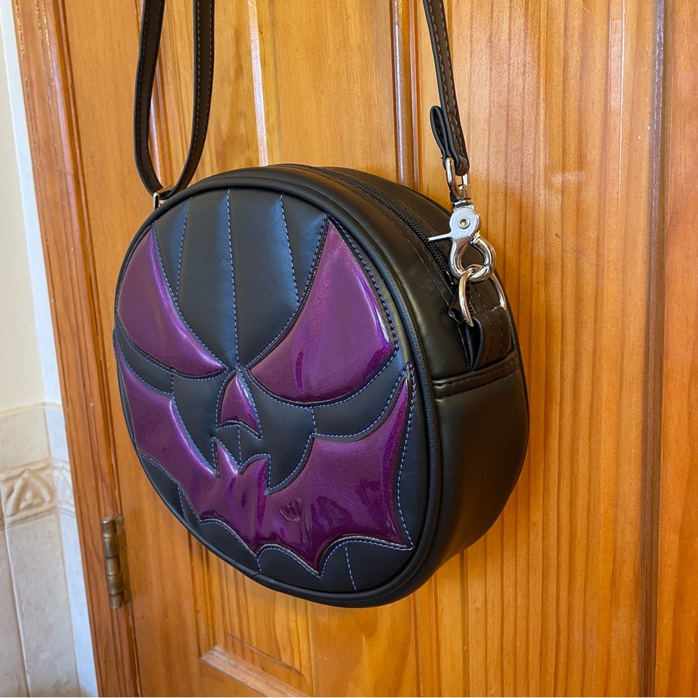 NEW LOVE PAIN STITCHES HANDCRAFTED BLACK IRIDESCENT BAT MOUTH PUMPKIN BAG Purse - Picture 13 of 16
